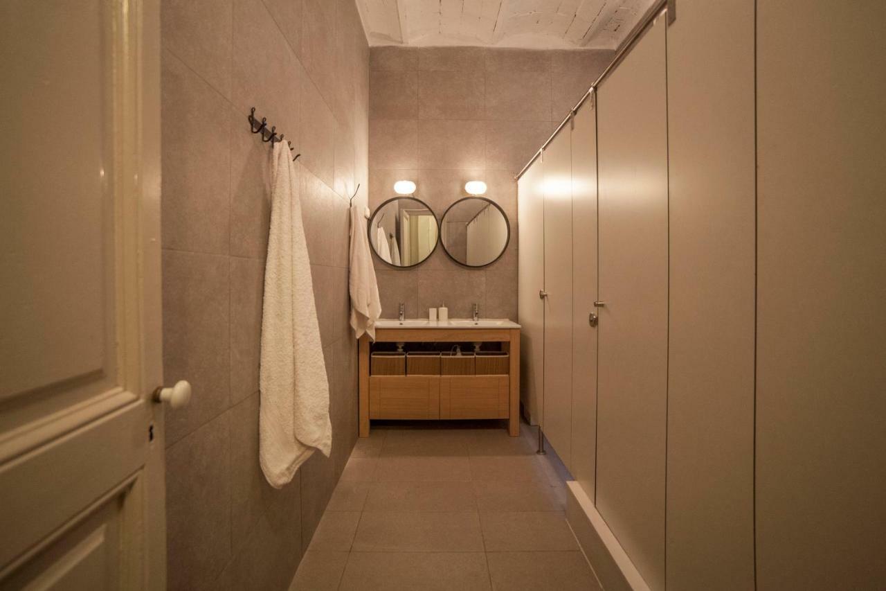 B21-Apartamento Modernista Para Grupos Barcelona Exterior photo